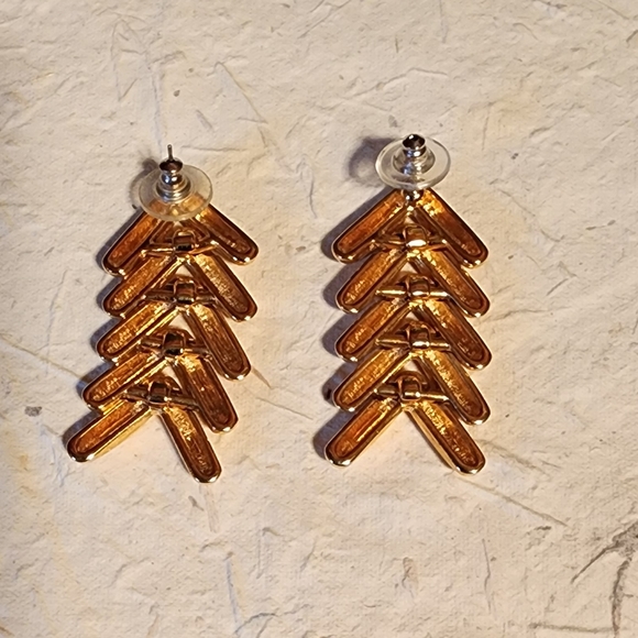 JP Collection Goldtone Earrings - Picture 4 of 4